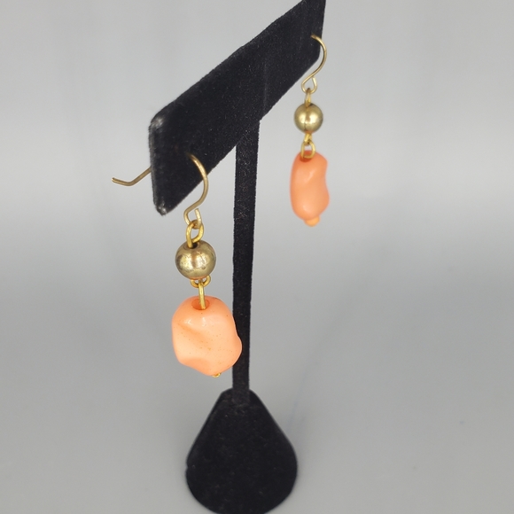 Goldtone Bangle and Peach Earring Set - Picture 3 of 9